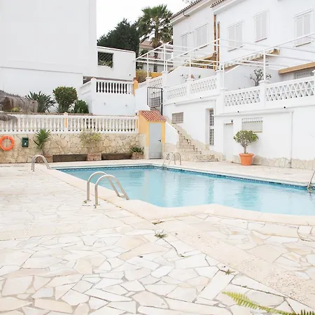 C46 - House With Garden & Pool In